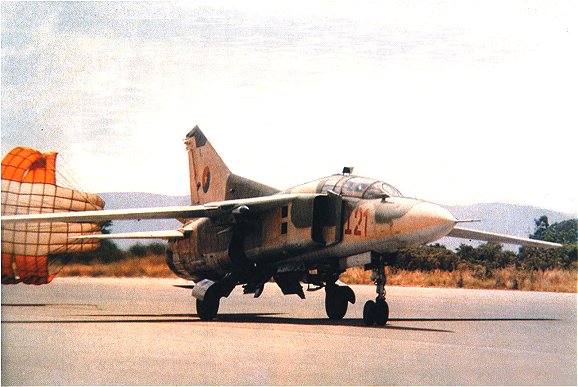 Archivo:Avion-Cuba-Mikoyan-MiG-23UB-Angola-2.jpg