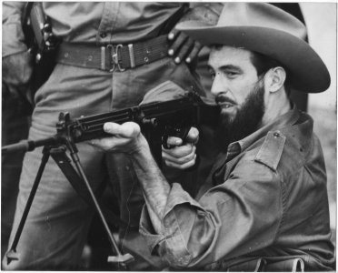 Archivo:Camilo-Cienfuegos-fusil.jpg